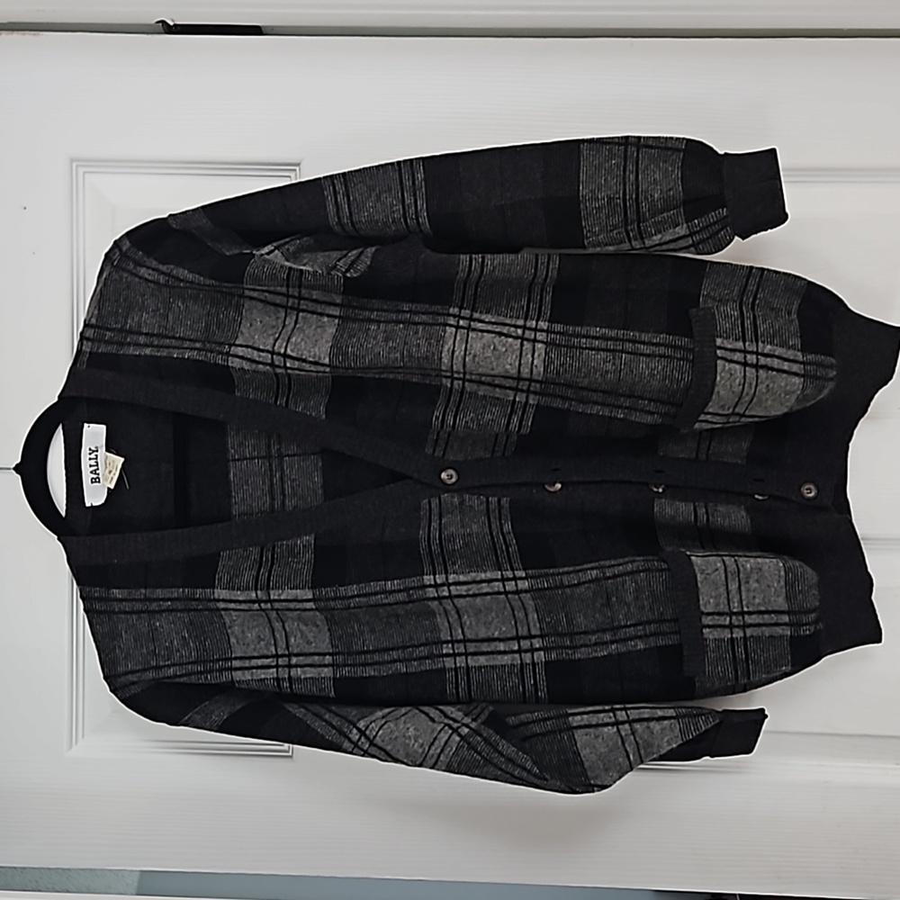 VTG. PRE-OWNED BALLY MEN'S CARDIGAN. SIZE SMALL